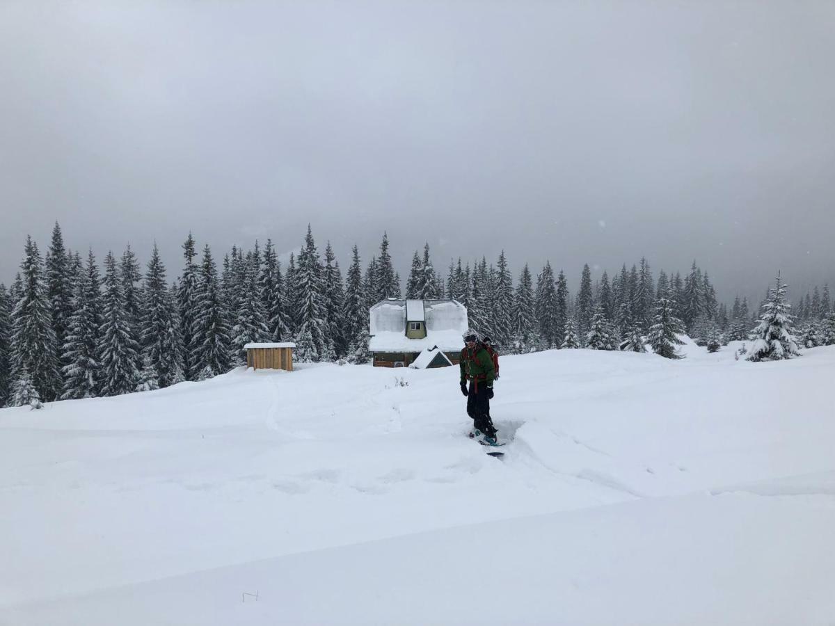 Marmaros Rescue Hut Hotell Dilove Eksteriør bilde